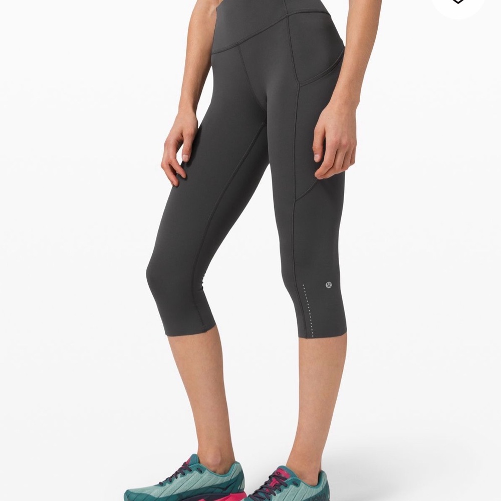 Lululemon Fast and Free Gray High-Waisted 19” Crop Leggings size 8